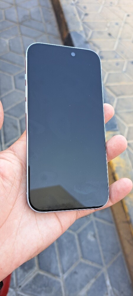 iphone 15  White colour - 3