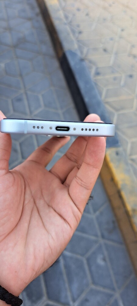 iphone 15  White colour - 5