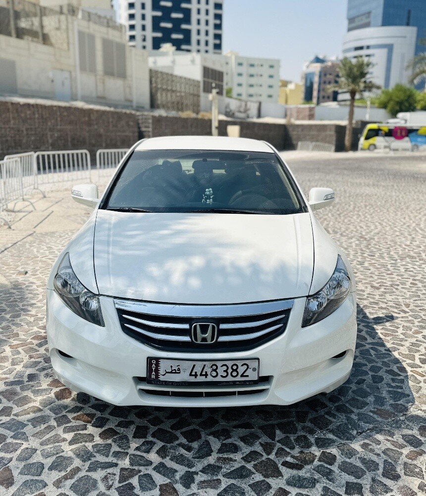 Honda Accord 2011 Lady driven - 1