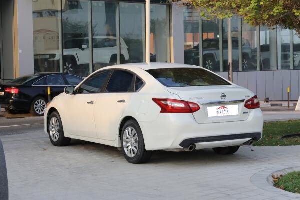 NISSAN  ALTIMA - 2017 - 6