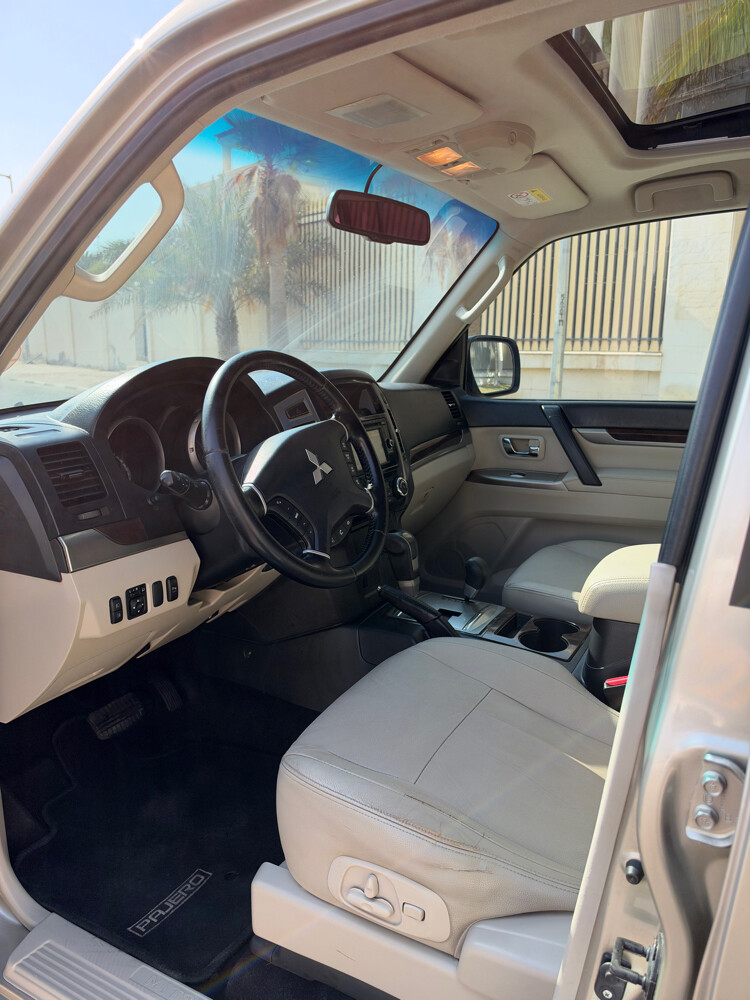 2018 Pajero 3.8 full - 3