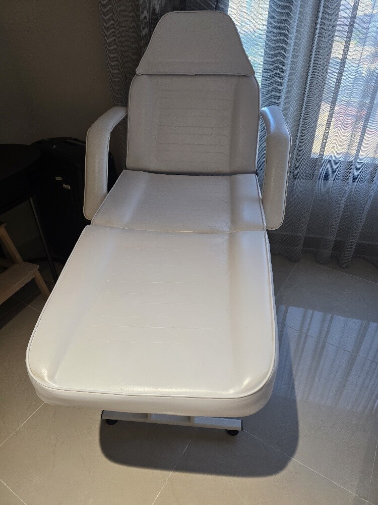 Adjustable Beauty & Medical Chair - 3
