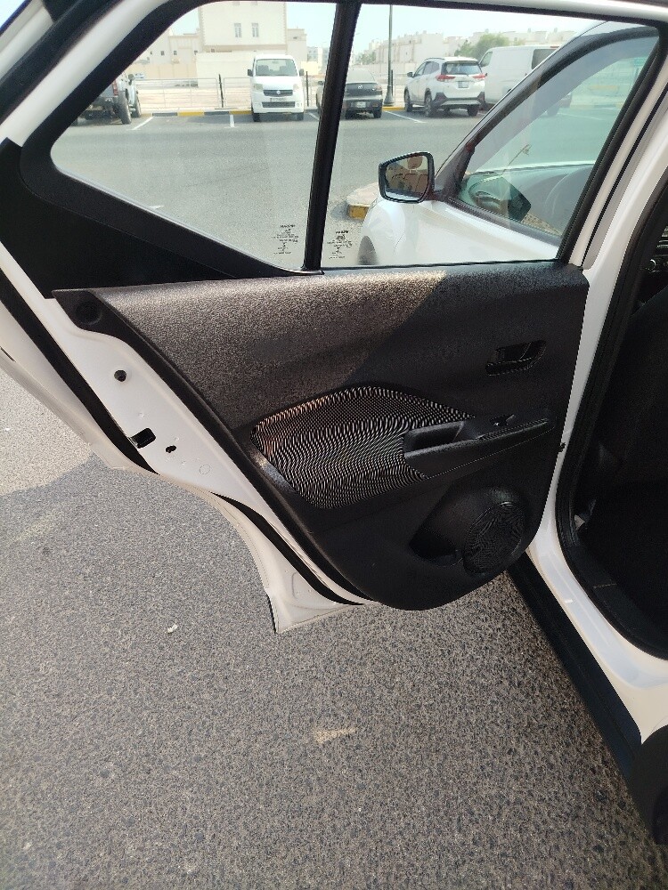 nissan kicks - 16