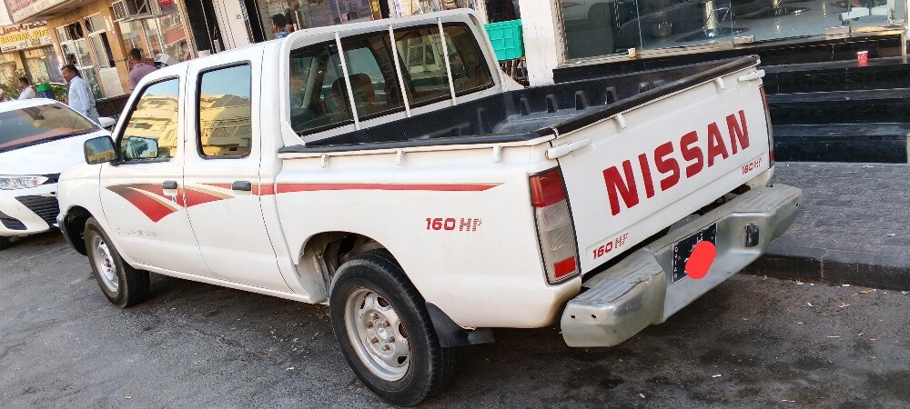 urgent  sale  Nissan pickup  - 2