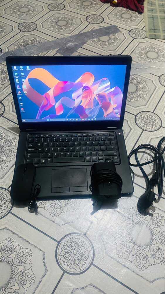 Dell Latitude Laptop in Good Condit - 2