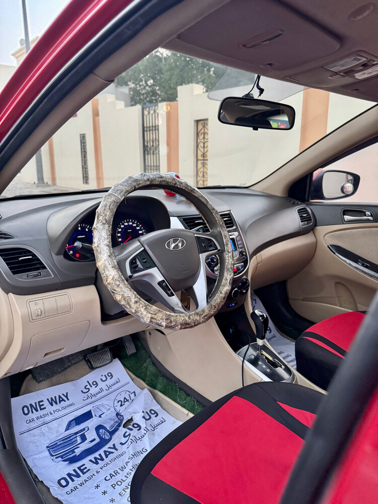 Hyundai Accent 2013 Full Option - 4