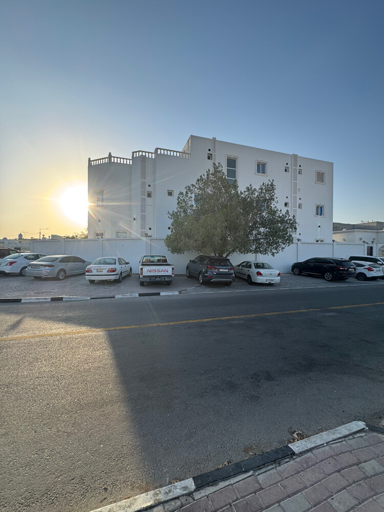 غرفتين وصاله حمام مطبخ مع حوش - 1