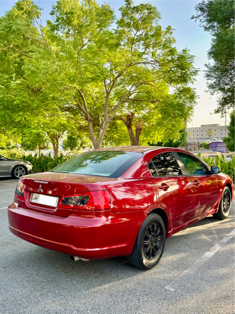 Mitsubishi Galant 2011 - 6