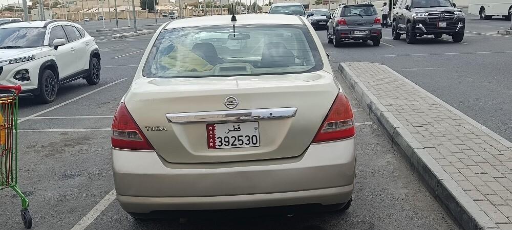 Nissan tida 2009 - 1