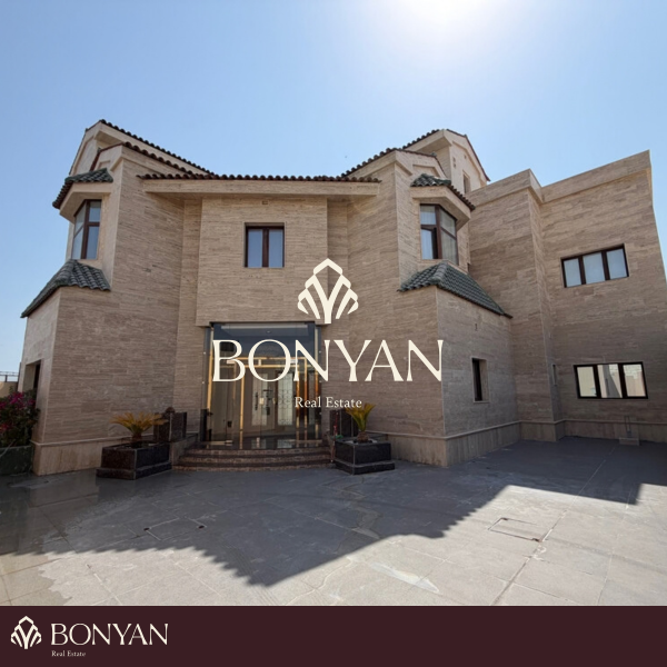 Luxury Villa in Al Duhail - 1