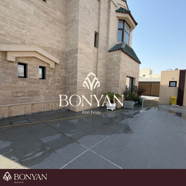 Luxury Villa in Al Duhail - 2