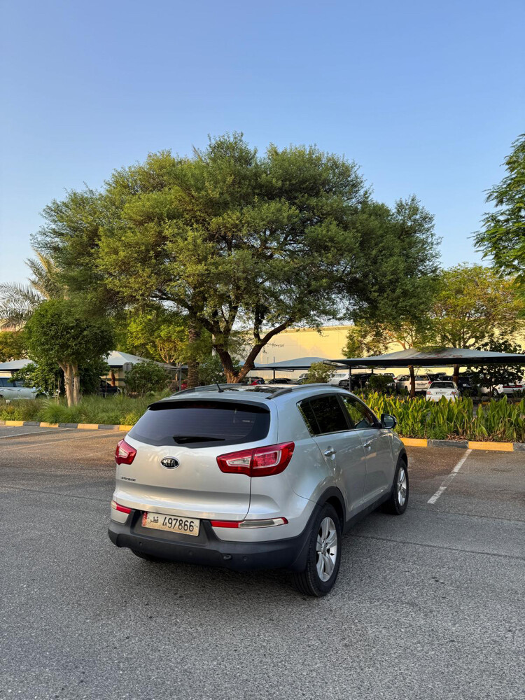 kia Sportage full option  - 4