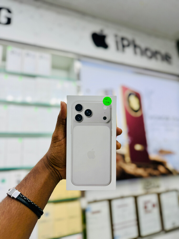 iPhone 17 Pro max  - 8