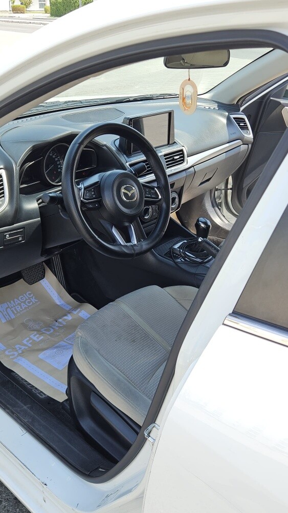 Mazda 3 White - 7
