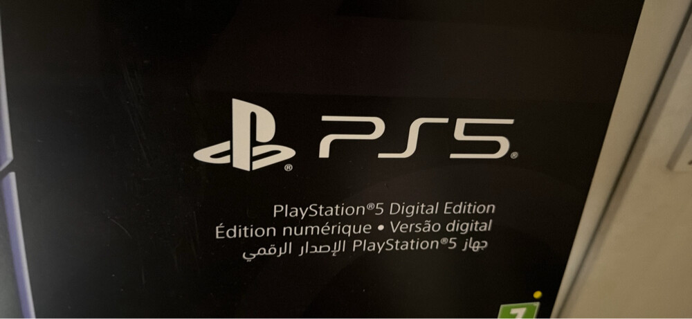 ps5 digital console almost mint  - 2