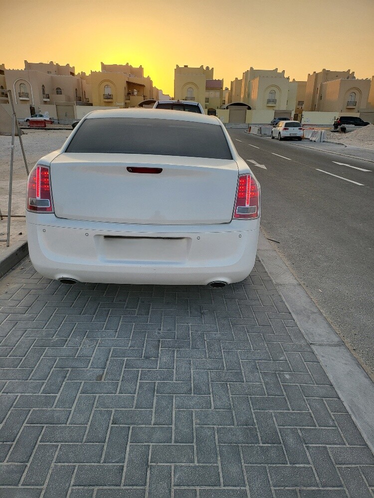 للبيع كرايسلر سي 300 - 2