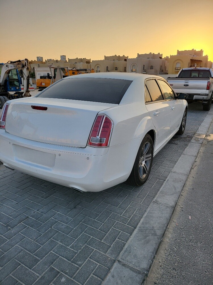للبيع كرايسلر سي 300 - 10