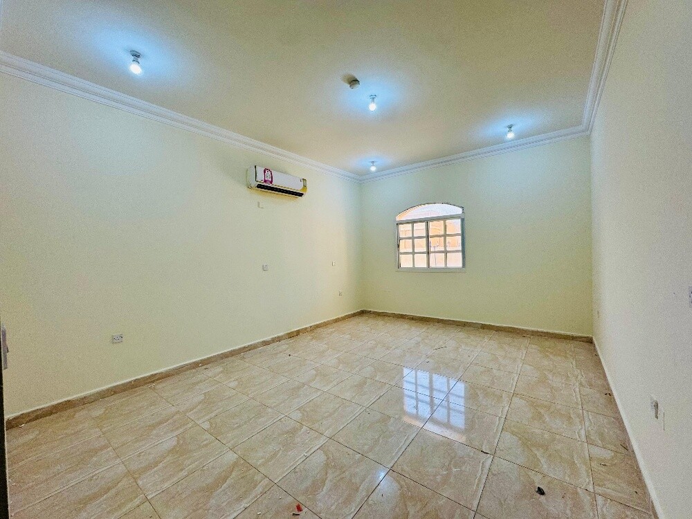 Single-story villa for rent in Umm - 5
