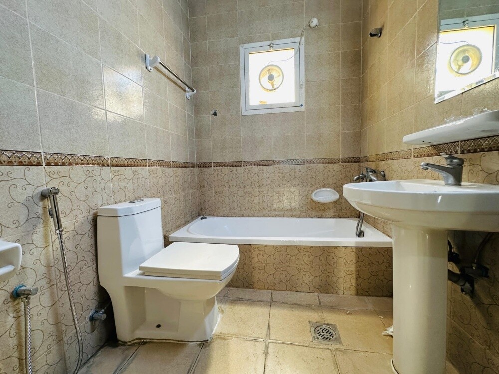 Single-story villa for rent in Umm - 6