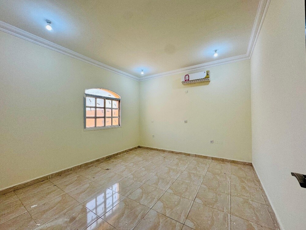 Single-story villa for rent in Umm - 9