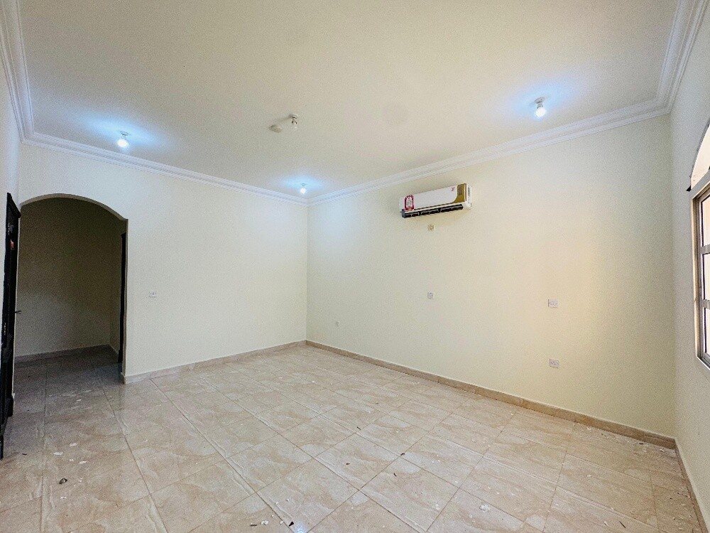 Single-story villa for rent in Umm - 3