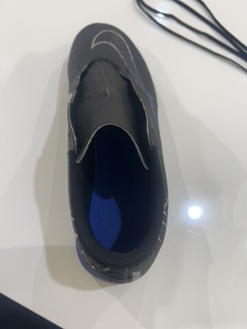 selling original mercurial boots - 9