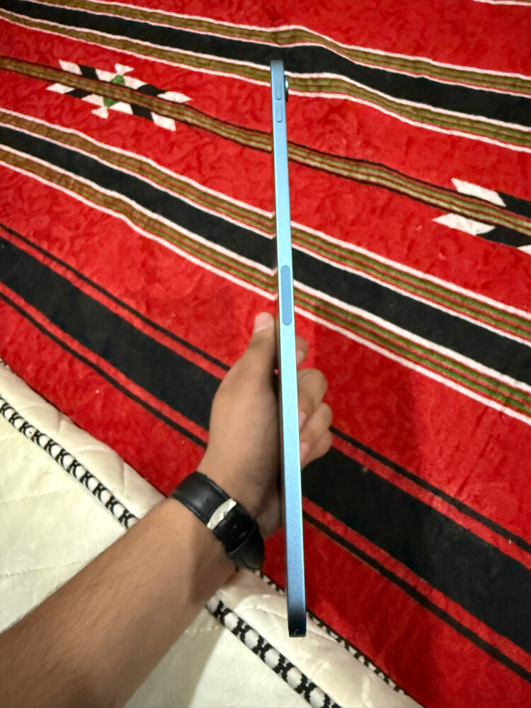 iPad Air 5th Gen 256GB - 4