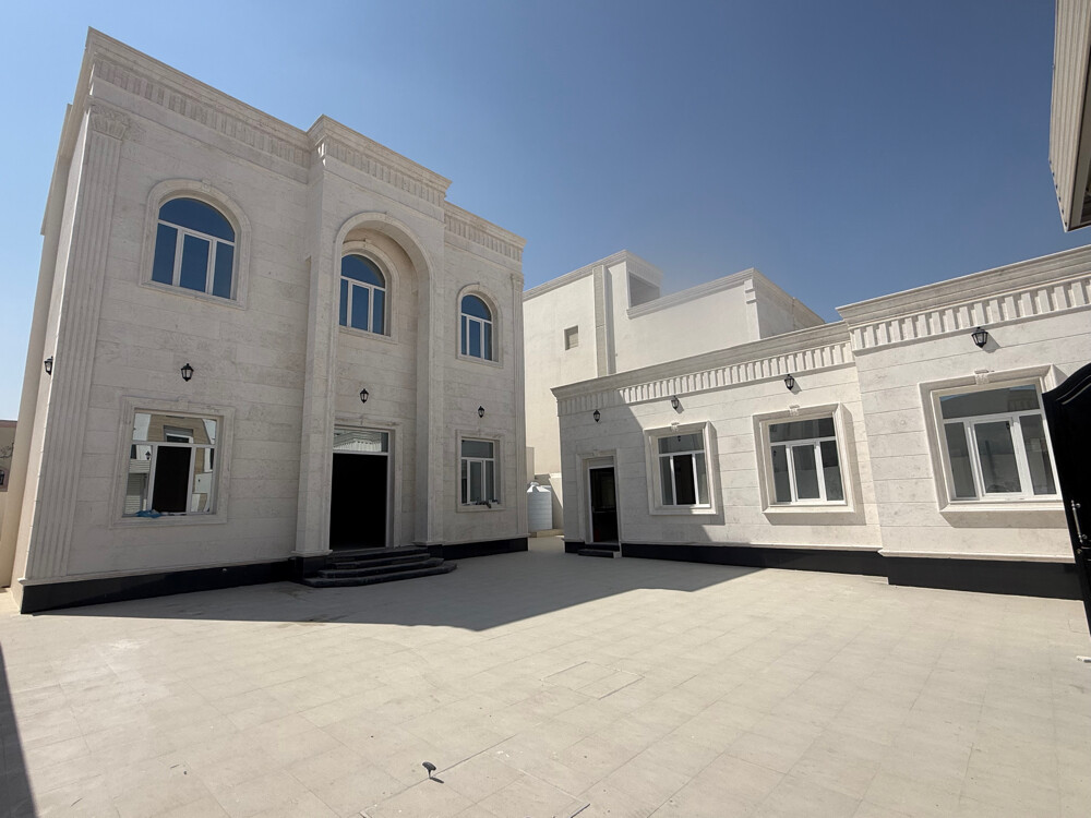للبيع فلل فاخرة بام صلال٦٢٢متر - 1