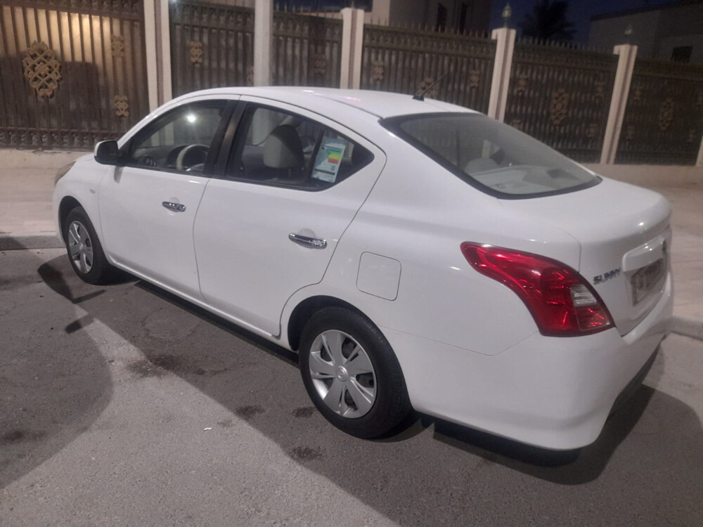 nissan sunny 2020 - 4