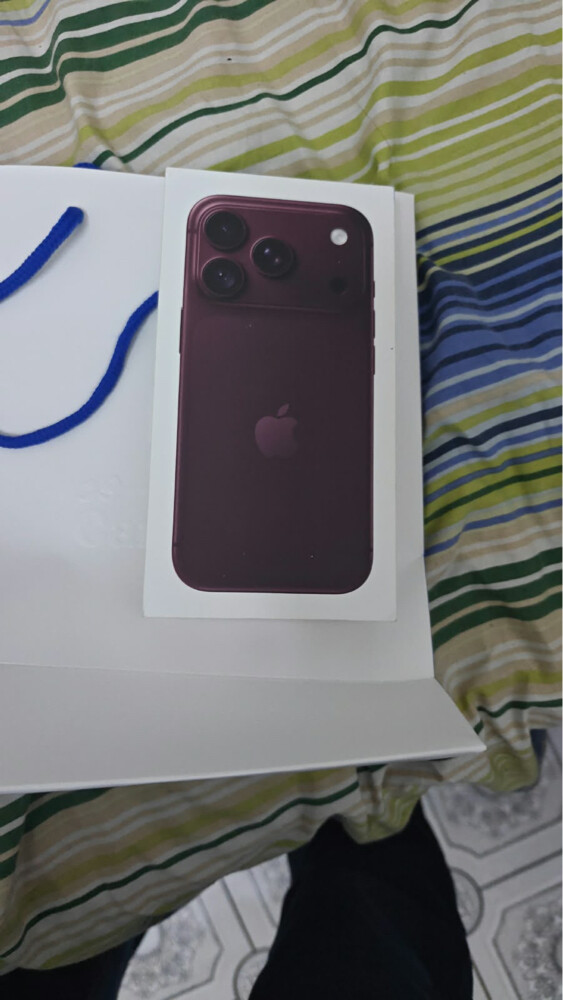 IPhone 18 Pro & Pro Max Burgundy - 1