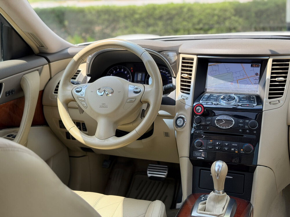 Infinite QX 70 - 10