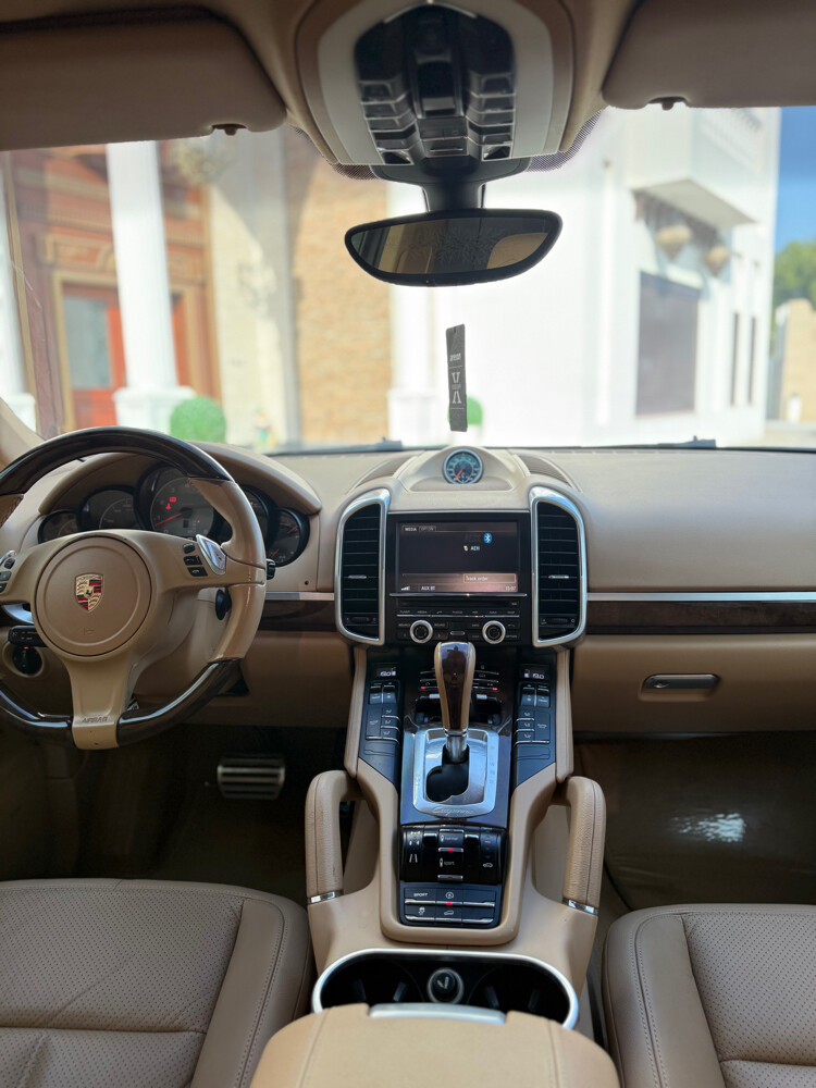 Porsche Cayenne S - 8