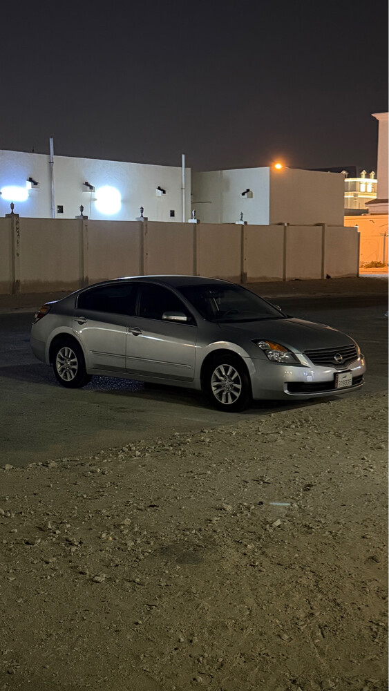Clean Altima, new registration - 3