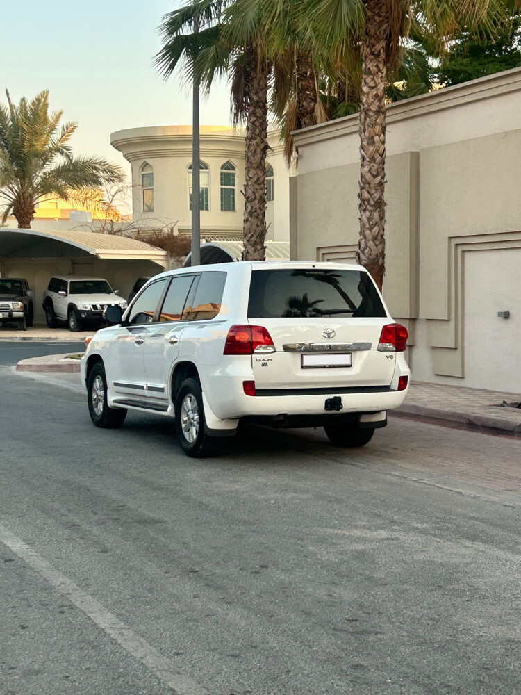 TOYOTA LAND CRUISER 2013 V8 GXR - 2