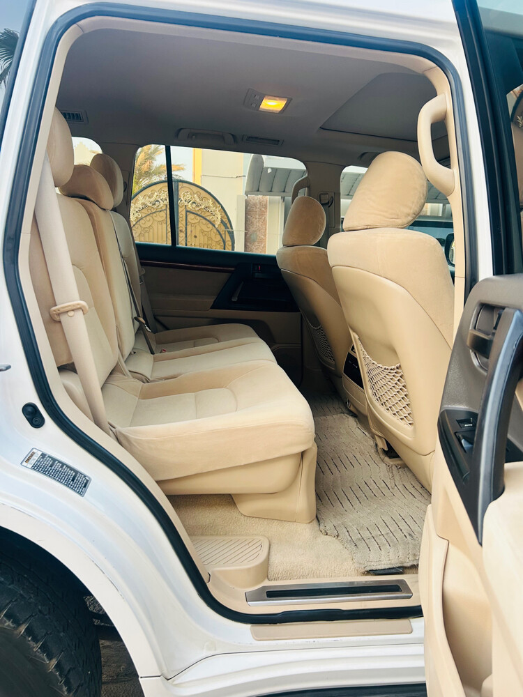 TOYOTA LAND CRUISER 2013 V8 GXR - 11