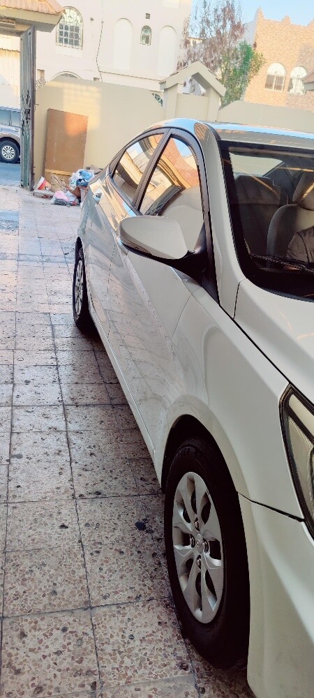 Hyundai Accent - 2