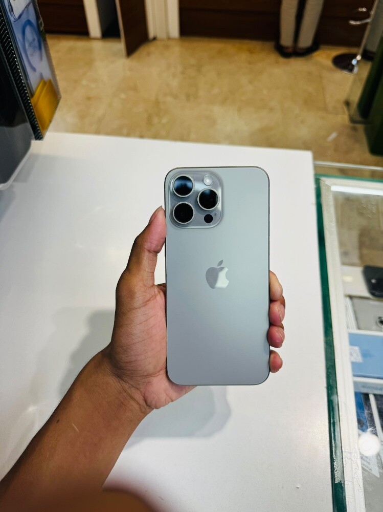 iphone 15 pro mex....512GB - 2