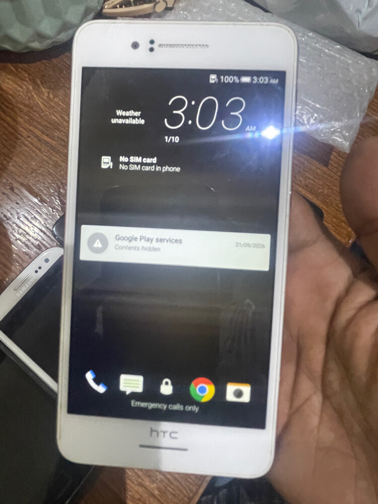 Desire 728 - 3