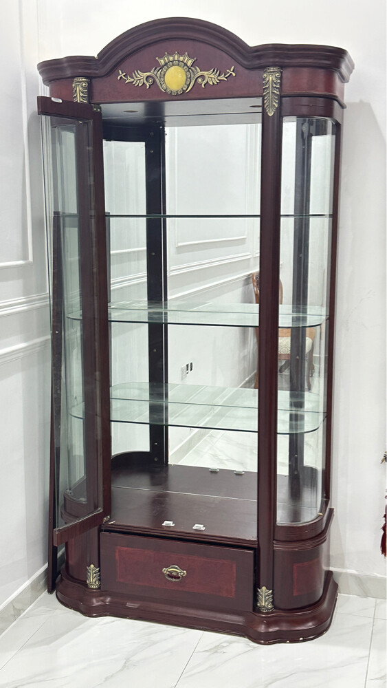 Dining table with two glass display - 4