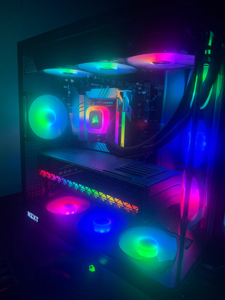 Graphics Card: AMD Radeon RX 9070XT - 2