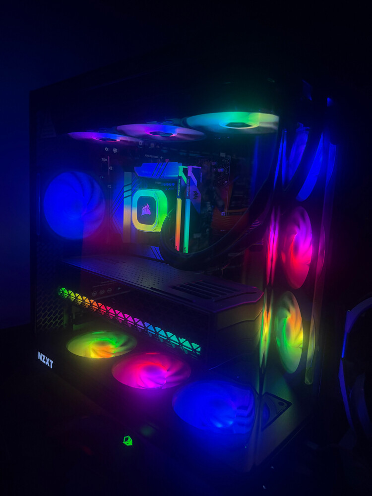 Graphics Card: AMD Radeon RX 9070XT - 1