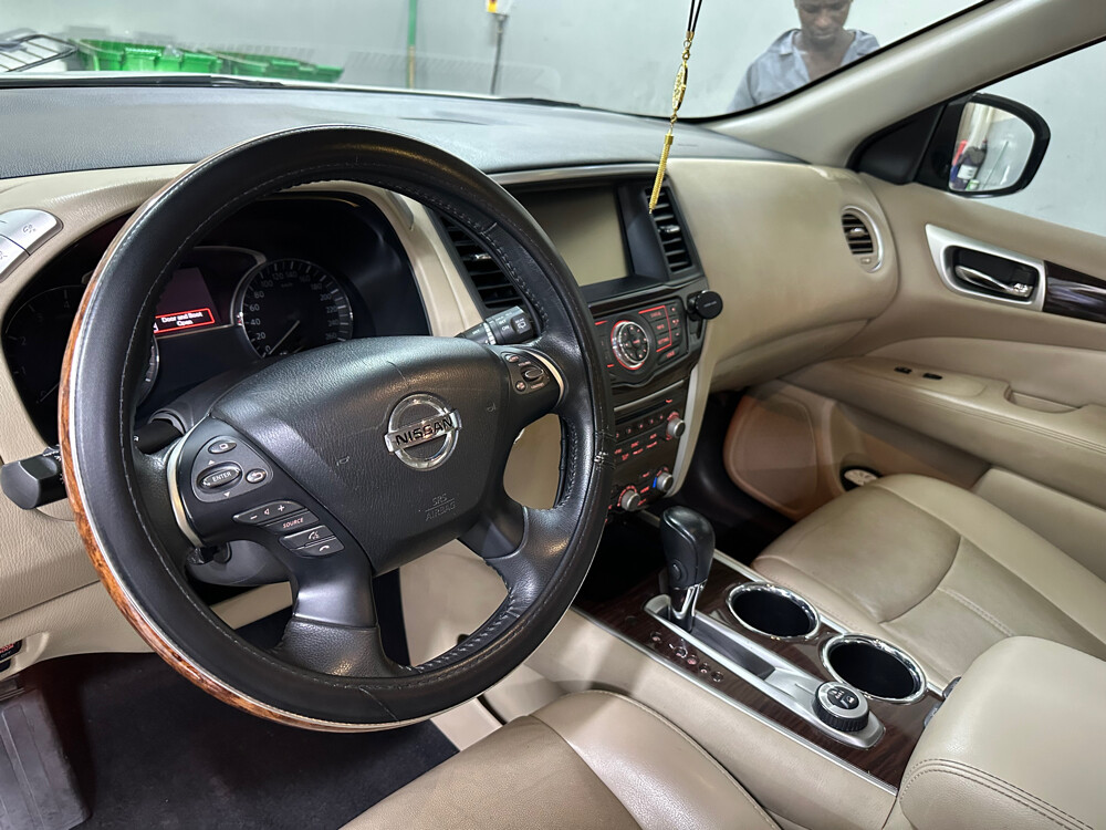 Nissan Pathfinder 2016 SV white - 5