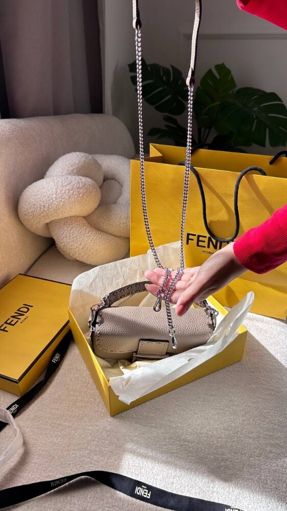Fendi Baguette Mini Grey - 3