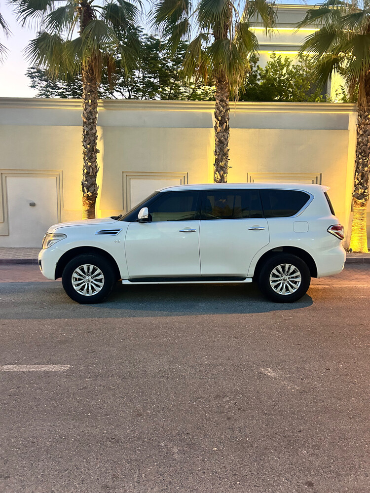 Nissan petrol 2015 SE - 4