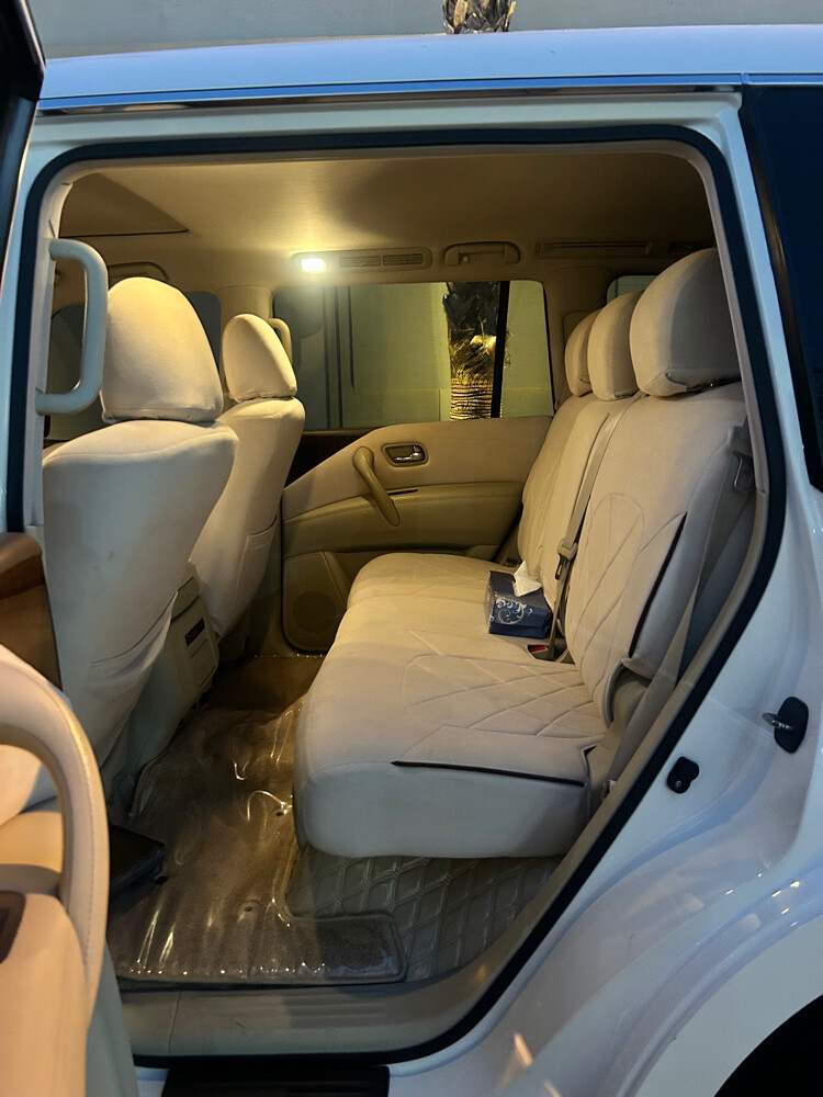 Nissan petrol 2015 SE - 11