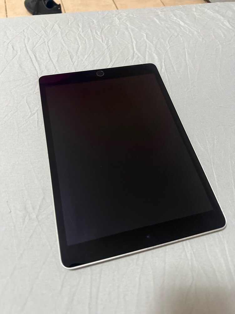 iPad 9th Generation 64GB Silver  - 2