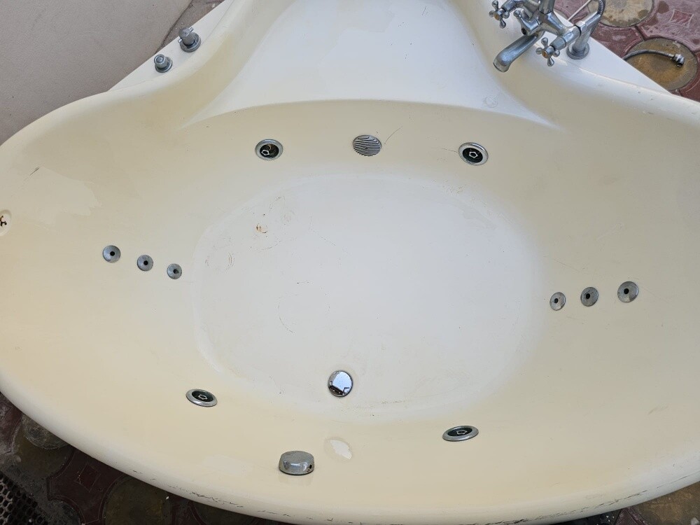 Jacuzzi for sale - 1