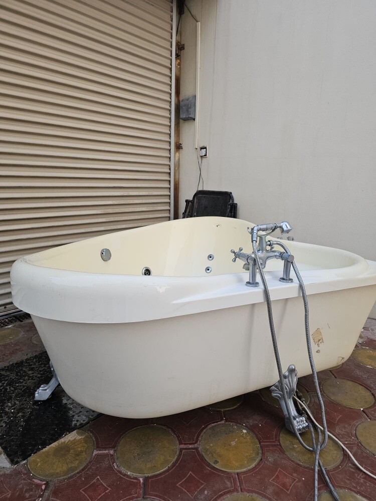 Jacuzzi for sale - 2