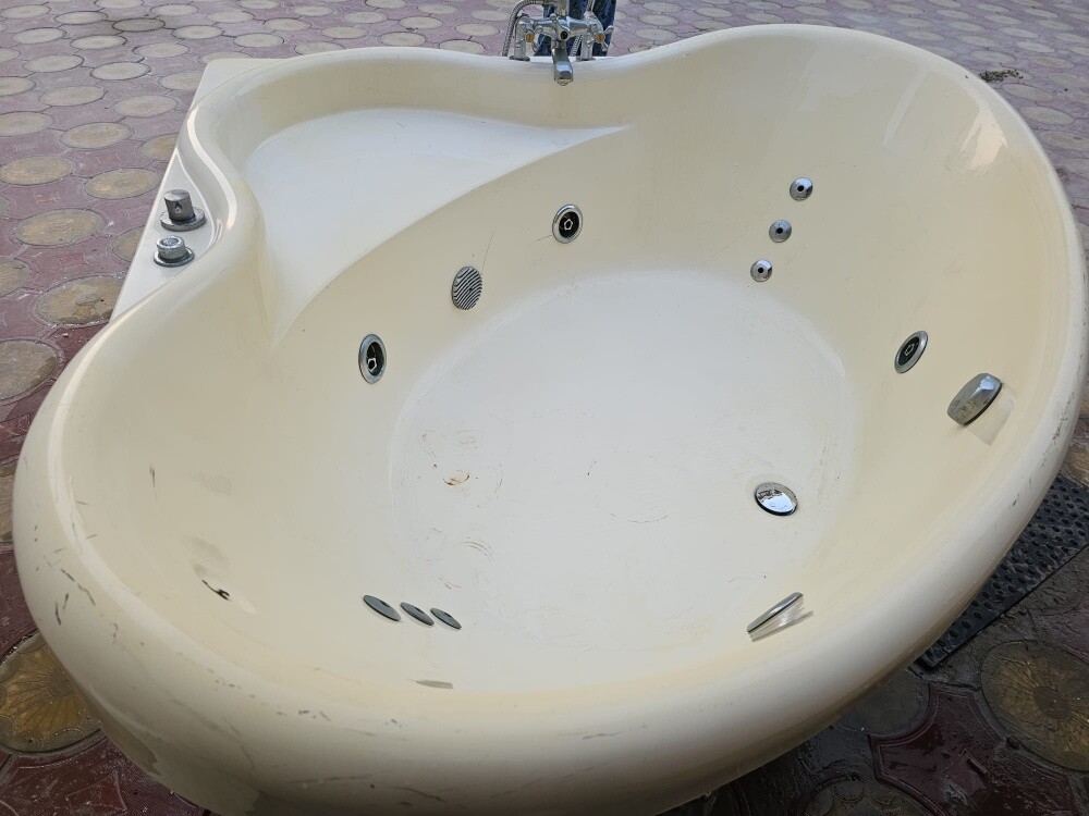 Jacuzzi for sale - 3