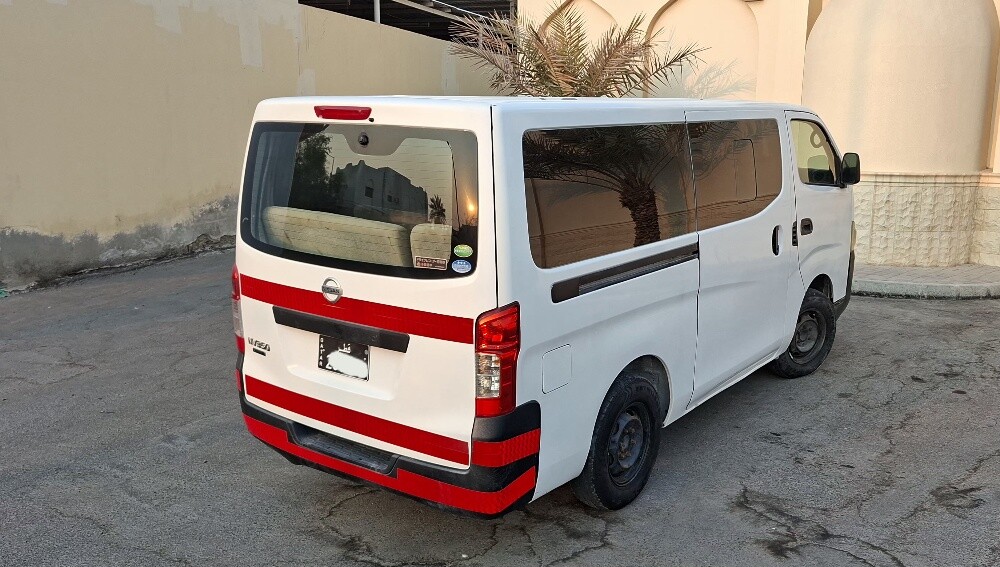 2015 Nissan Urvan ( Diesel - 3
